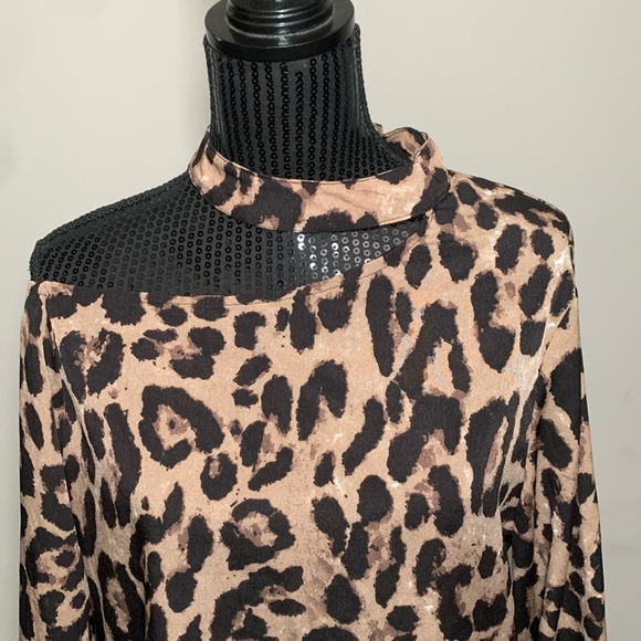 Cheetah Women Blouse - Picture 11 of 14